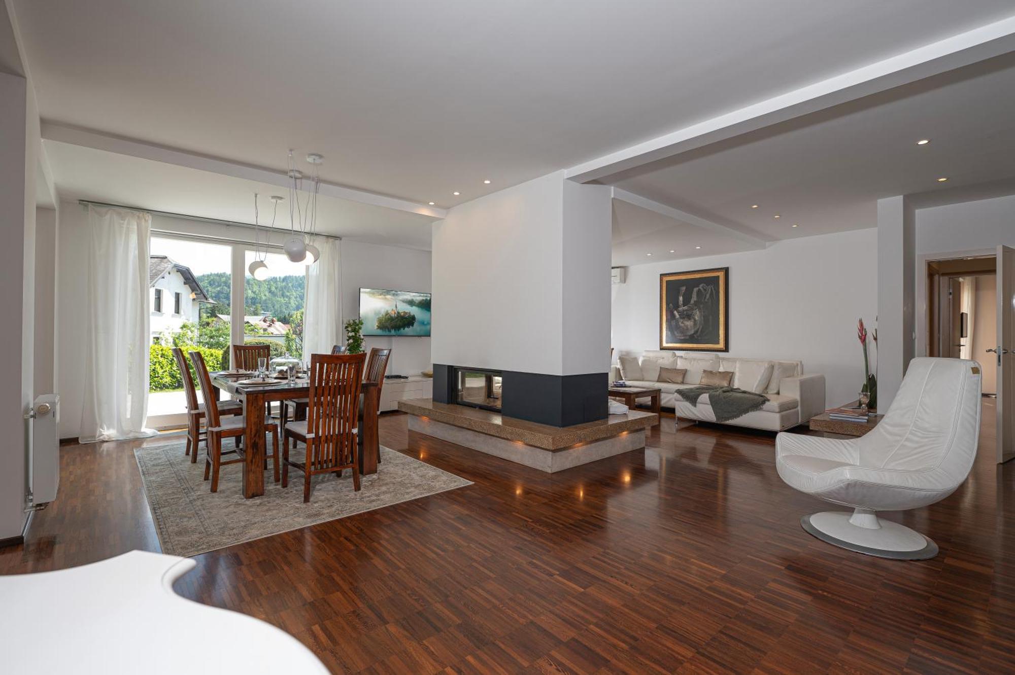 Luxury Apartment Nana Μπλεντ Εξωτερικό φωτογραφία